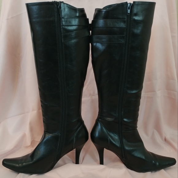 Women's Boots - Picture 1 of 6